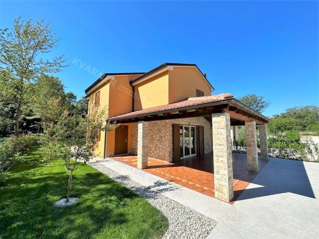 Casa in vendita 250 m² – Dobrinj