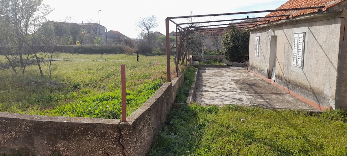 Haus Zu verkaufen - ŠIBENSKO-KNINSKA ŠIBENIK