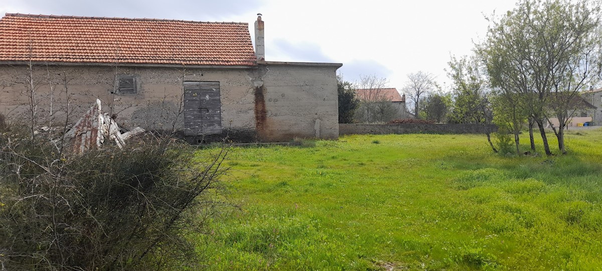 Haus Zu verkaufen - ŠIBENSKO-KNINSKA ŠIBENIK