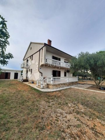Dům na prodej 238 m² – Vir