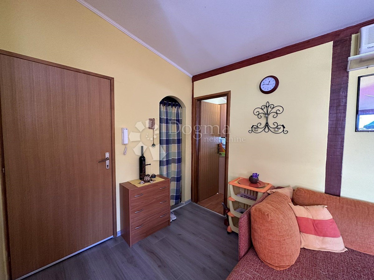 Apartma Na predaj - PRIMORSKO-GORANSKA CRIKVENICA