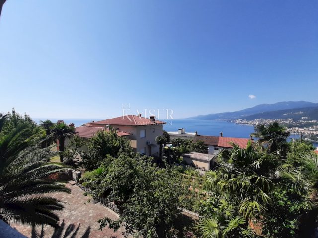 Apartmán k pronájmu 250 m² – Opatija