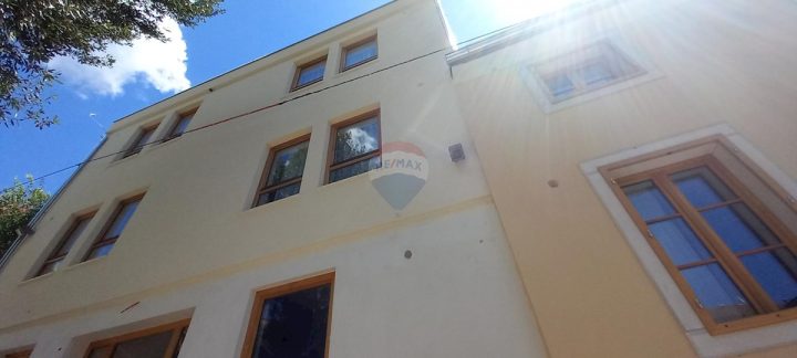 Locaux commerciaux à vendre 500 m² – Pula