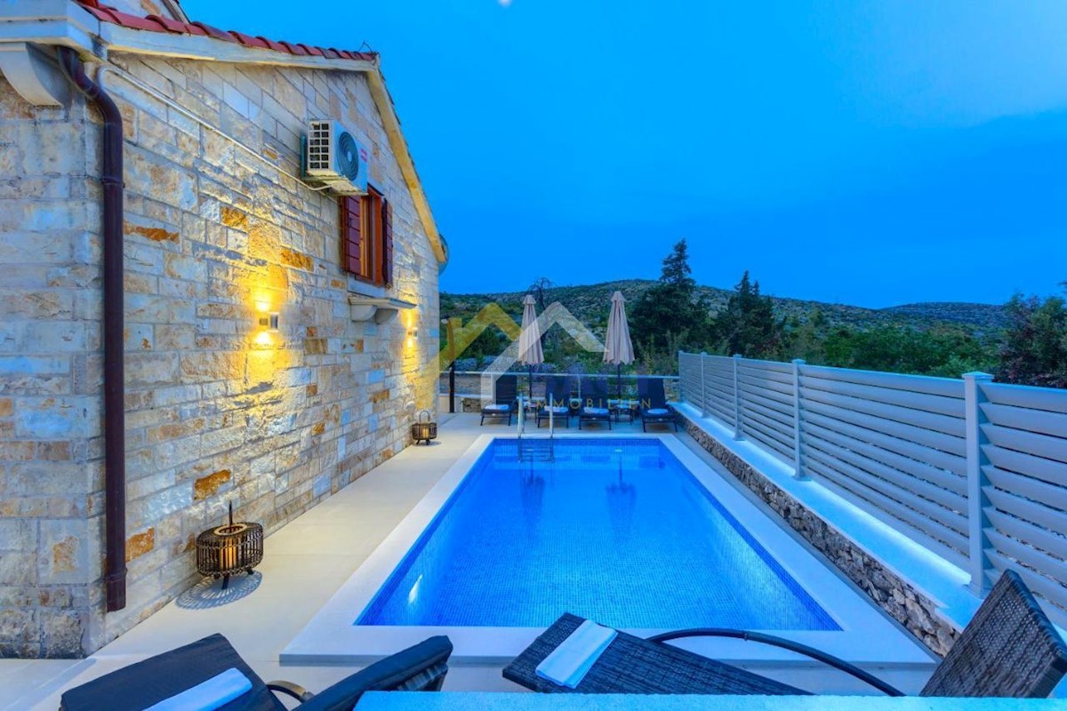 Casa In vendita - SPLITSKO-DALMATINSKA BRAČ