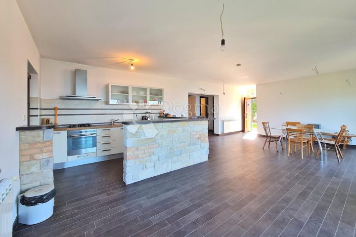 Maison à vendre 325 m² – Kantrida