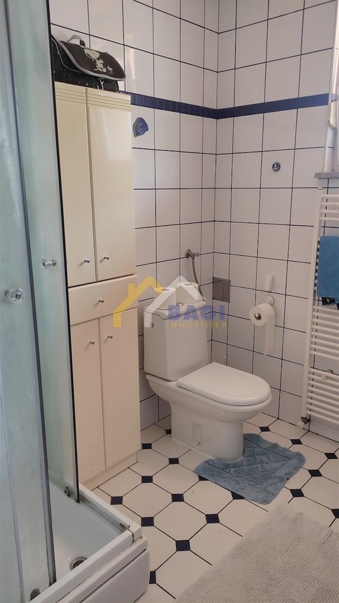Hiša Na predaj - ZAGREBAČKA STUPNIK