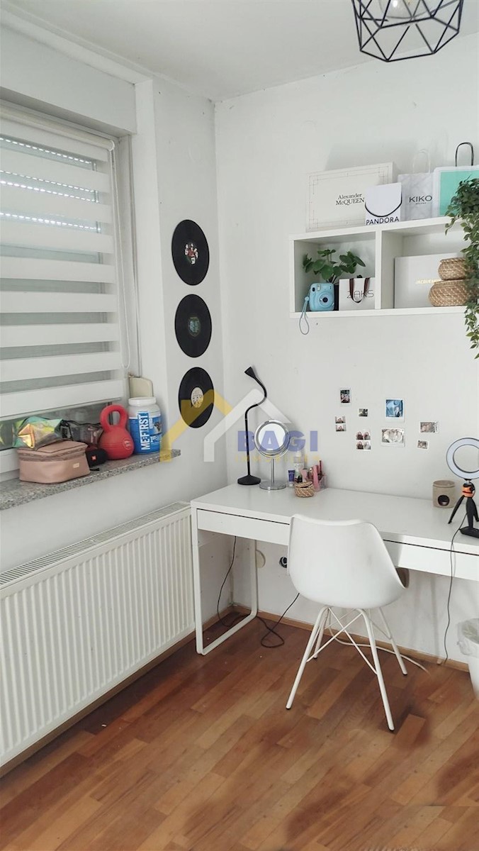 Hiša Na predaj - ZAGREBAČKA STUPNIK