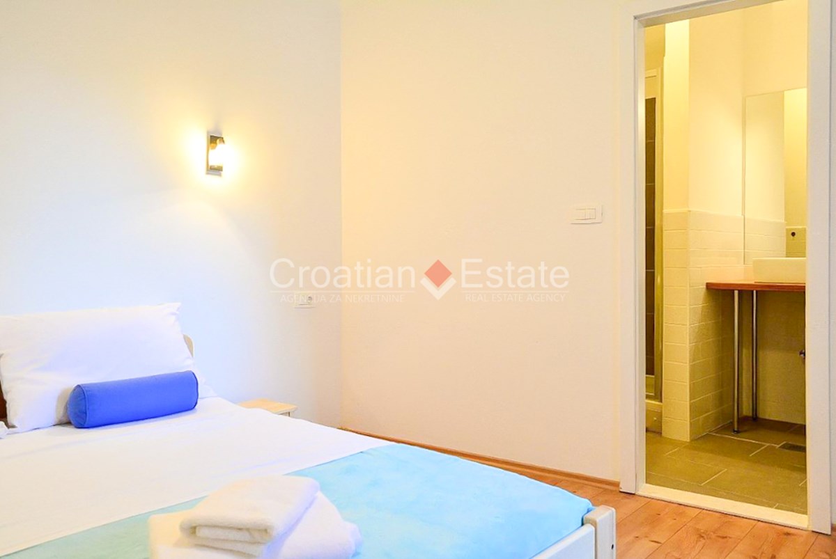 Casa In vendita - SPLITSKO-DALMATINSKA SPLIT