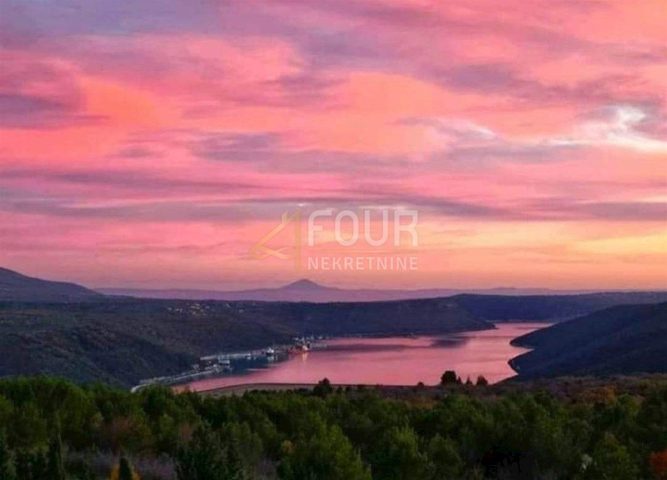 Kuća na prodaju 310 m² – Barban