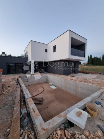 Casa in vendita 766 m² – Kaštelir