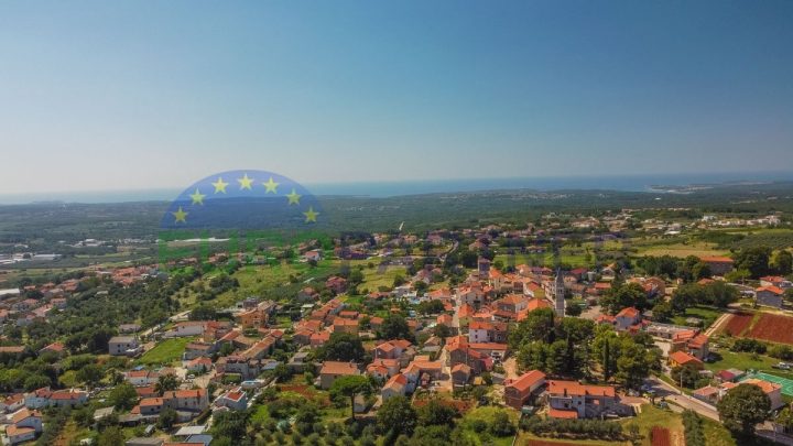 Land for sale 4423 m² – Kaštelir