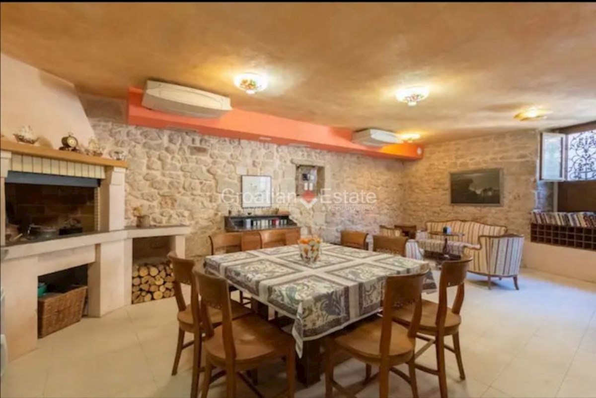 House For sale - SPLITSKO-DALMATINSKA SPLIT