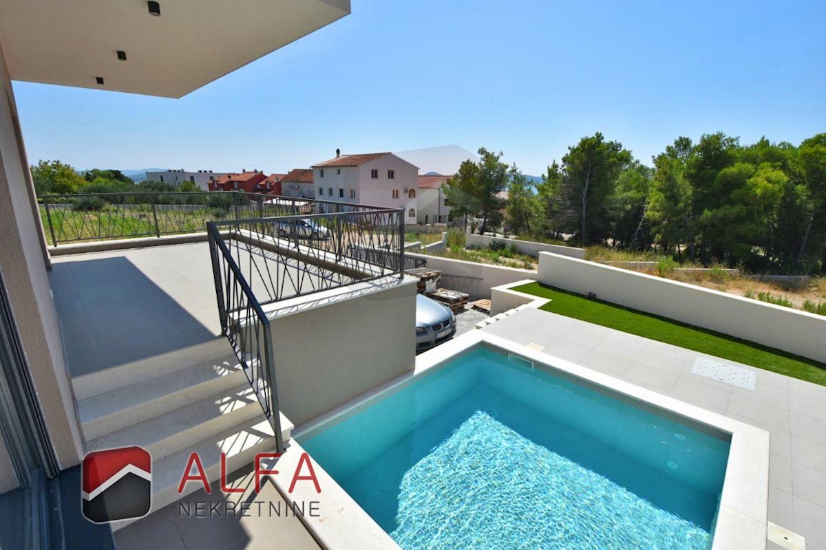 Kuća Na prodaju - ŠIBENSKO-KNINSKA VODICE