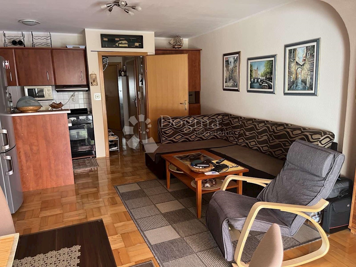 Apartma Na predaj - PRIMORSKO-GORANSKA CRIKVENICA