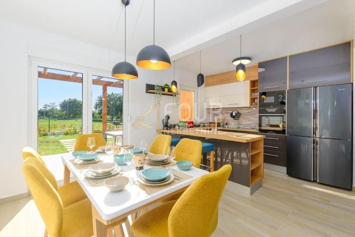 Haus Zu verkaufen - ISTARSKA SVETVINČENAT