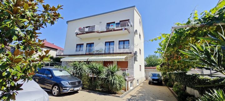 House for sale 940 m² – Selce