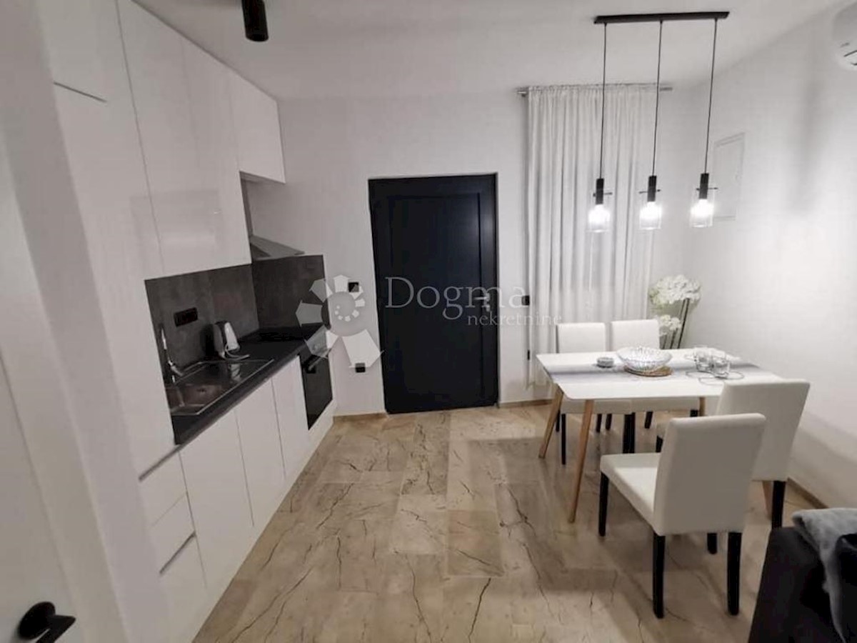 Dom Na sprzedaż ROVINJ
