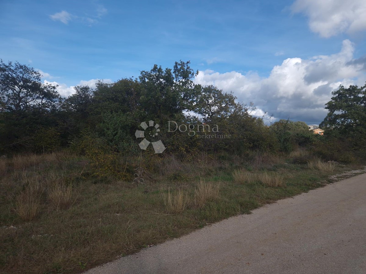 Pozemok Na predaj - ZADARSKA POLIČNIK