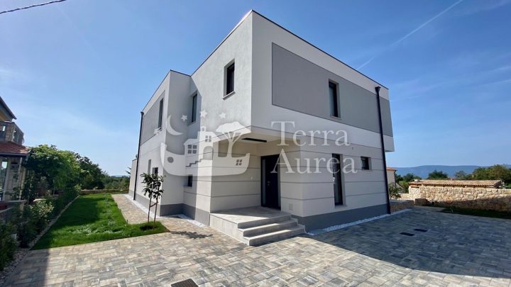 Hiša na predaj 200 m² – Linardići