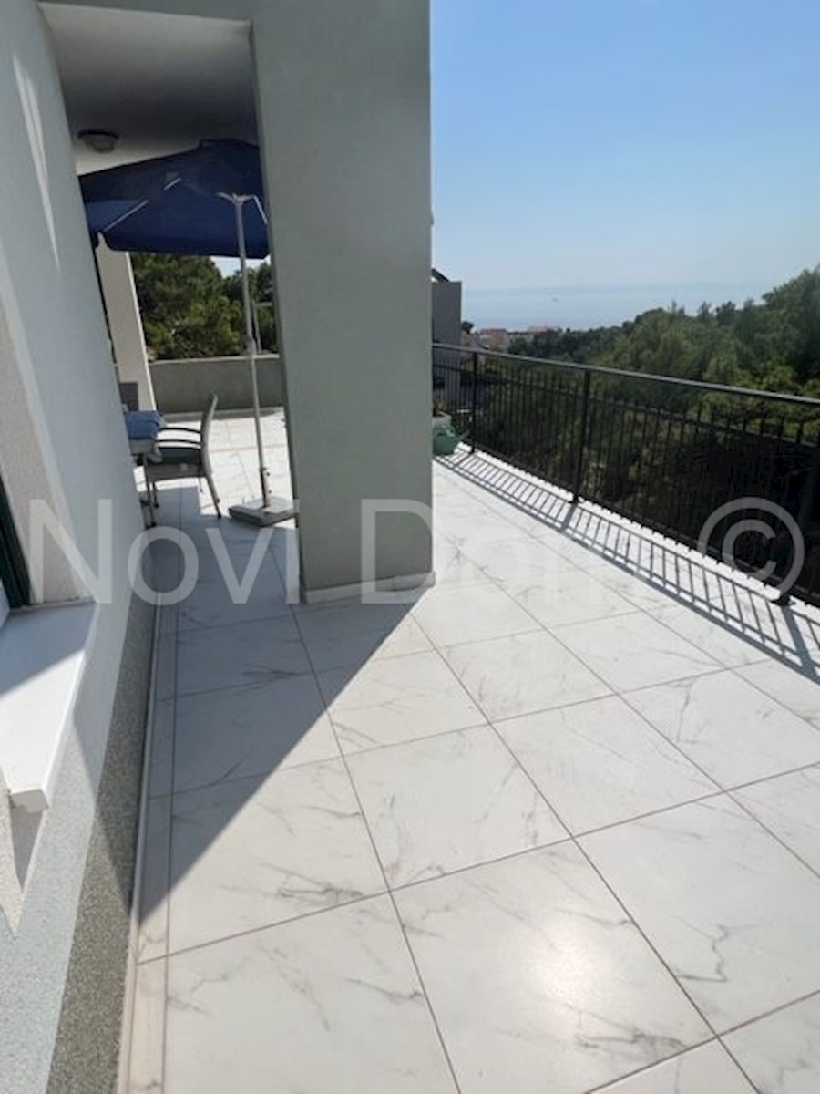 Flat For sale - SPLITSKO-DALMATINSKA BAŠKA VODA