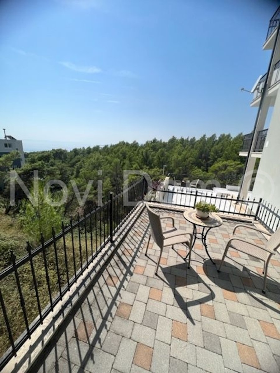 Flat For sale - SPLITSKO-DALMATINSKA BAŠKA VODA