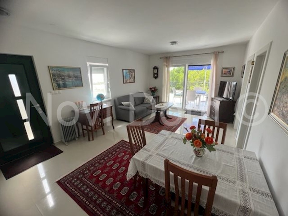 Flat For sale - SPLITSKO-DALMATINSKA BAŠKA VODA