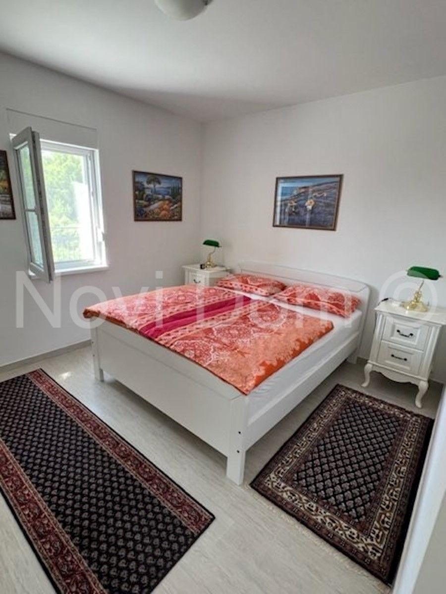 Flat For sale - SPLITSKO-DALMATINSKA BAŠKA VODA