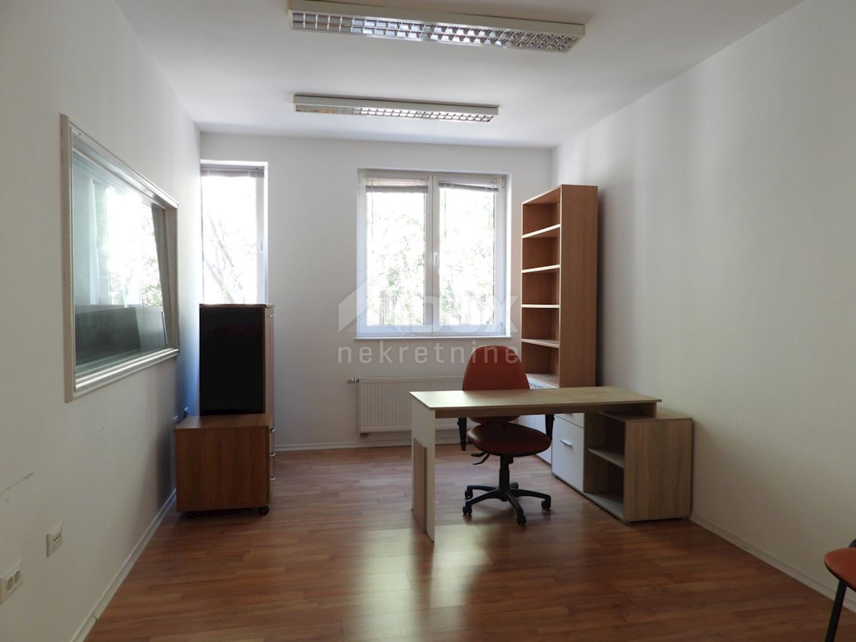 Business premises For rent