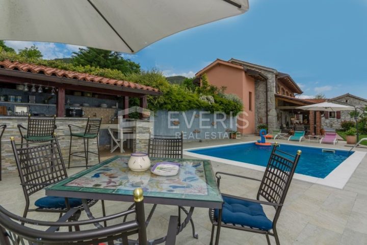 Haus zu verkaufen 208 m² – Poljane