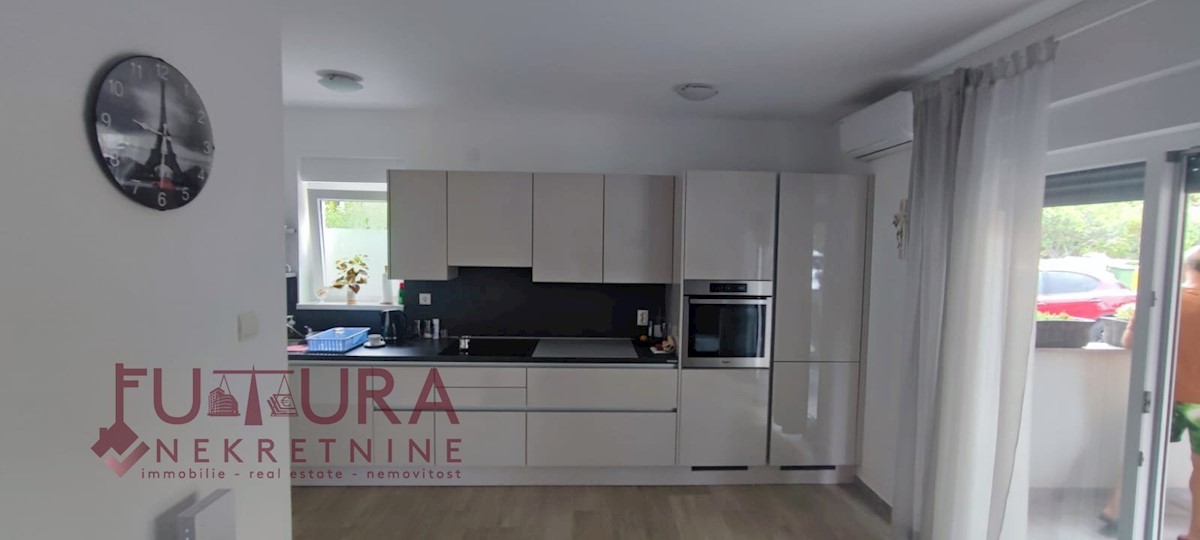 Apartma Na predaj - LIČKO-SENJSKA NOVALJA