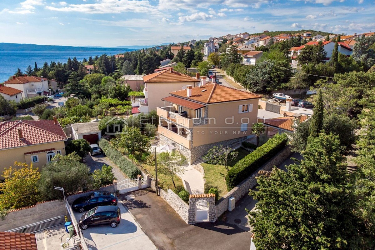 Kuća Na prodaju - PRIMORSKO-GORANSKA NOVI VINODOLSKI