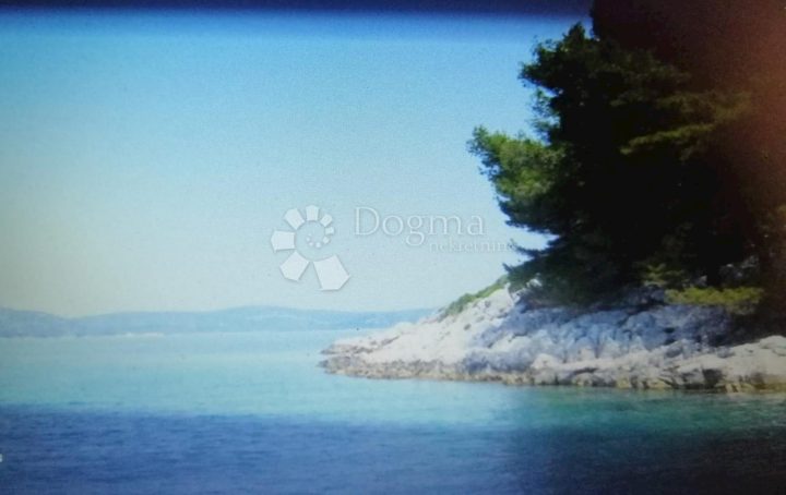 Land for sale 775 m² – Veli Iž