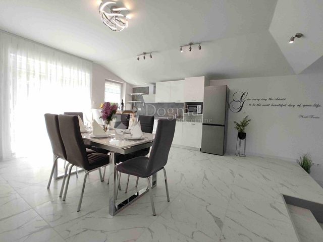 Appartement À louer - Primorsko-goranska Rijeka - foto 2/9