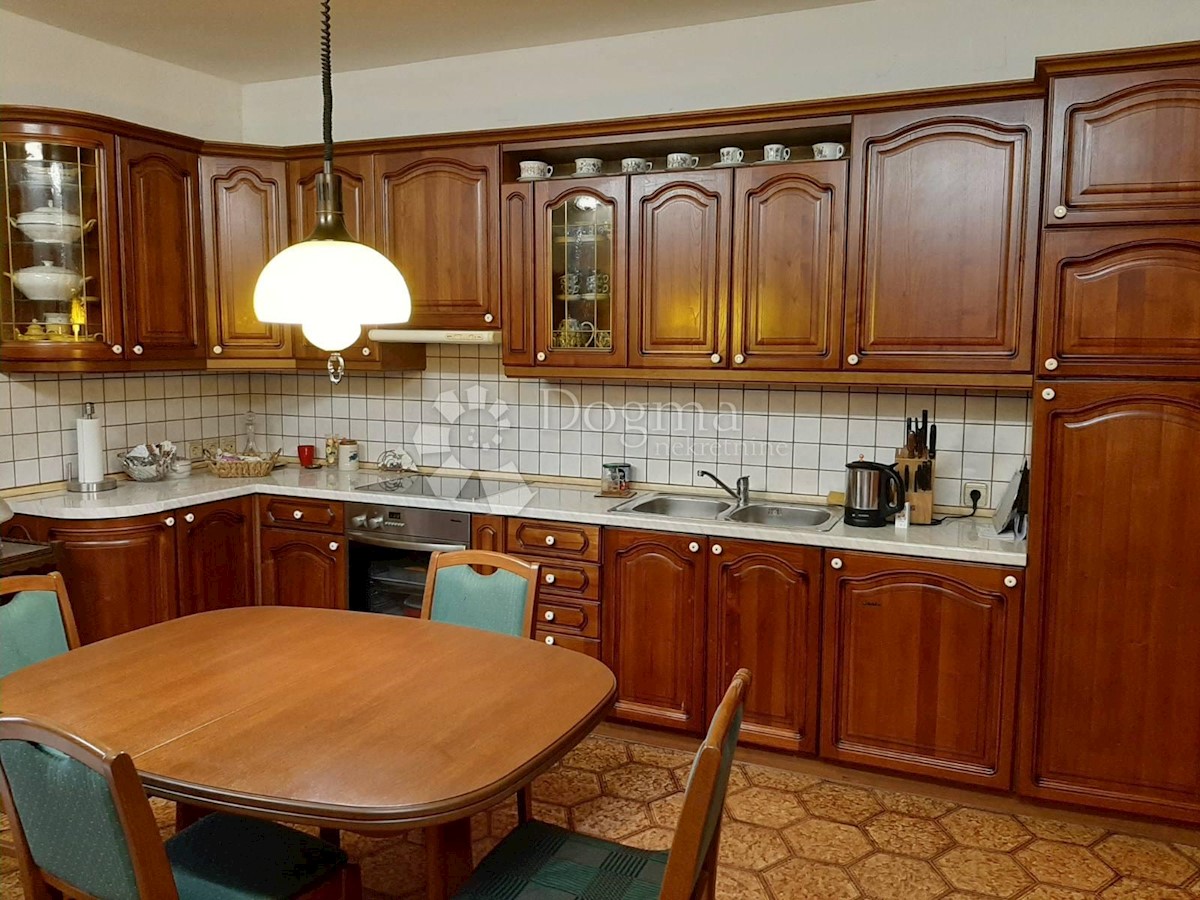 Maison À louer - PRIMORSKO-GORANSKA VINODOLSKA OPĆINA