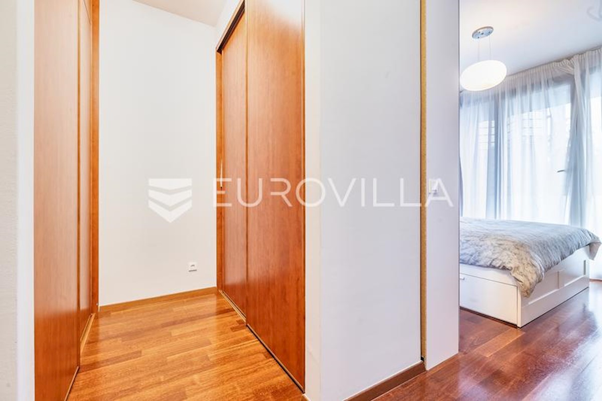 Appartement À louer - GRAD ZAGREB ZAGREB