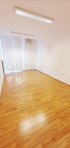 Komerční k pronájmu 64 m² – Mlaka