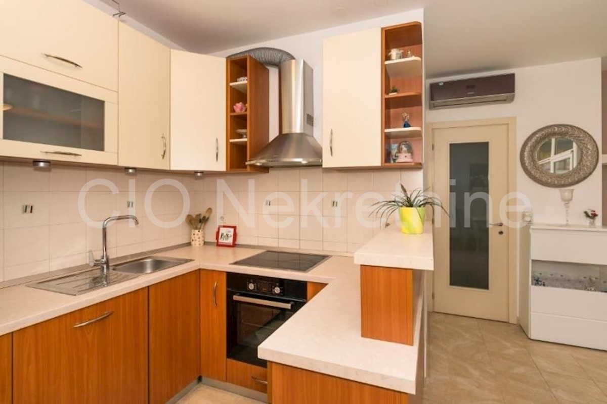 Flat For sale - SPLITSKO-DALMATINSKA SPLIT