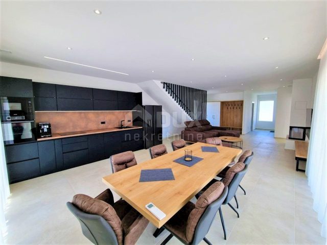 Haus zu verkaufen 198 m² – Sveti Lovreč Pazenatički