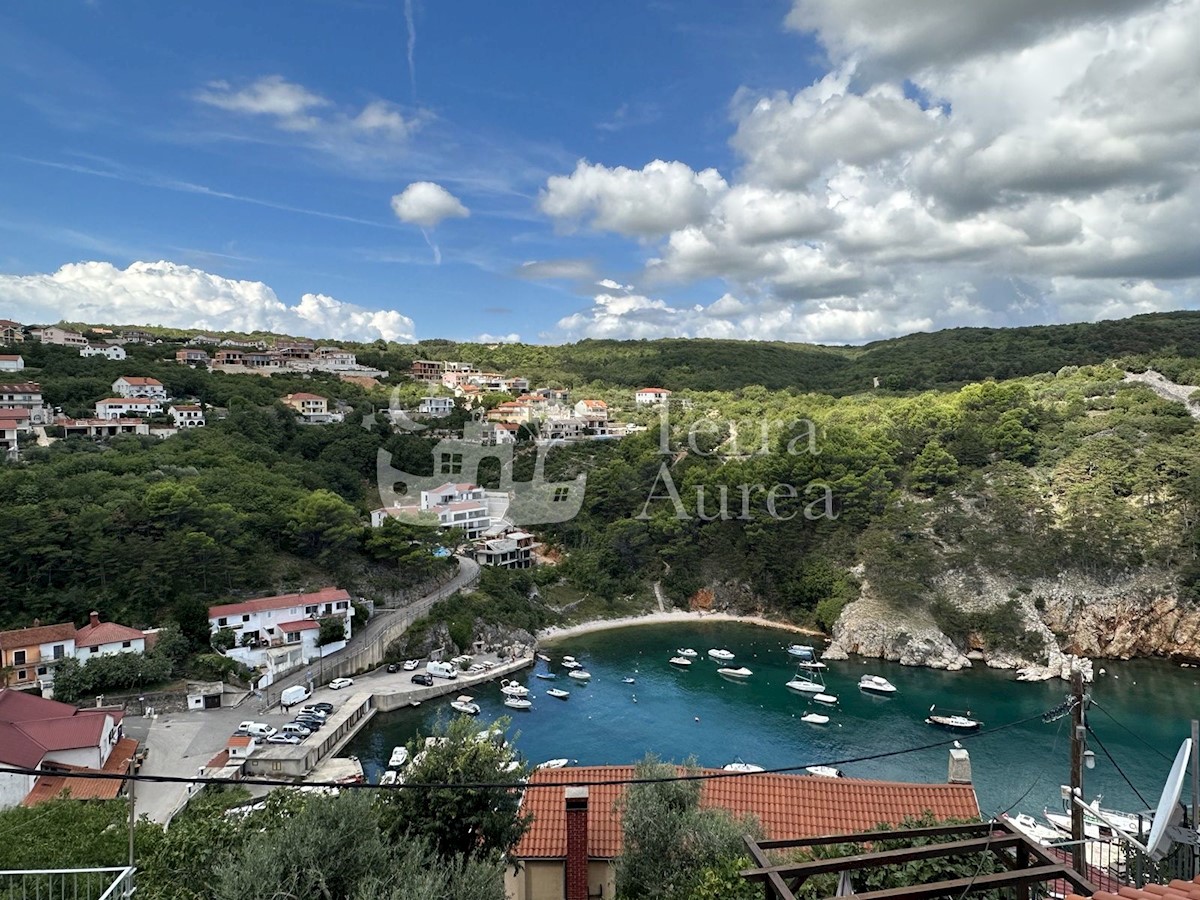 Kuća Na prodaju VRBNIK