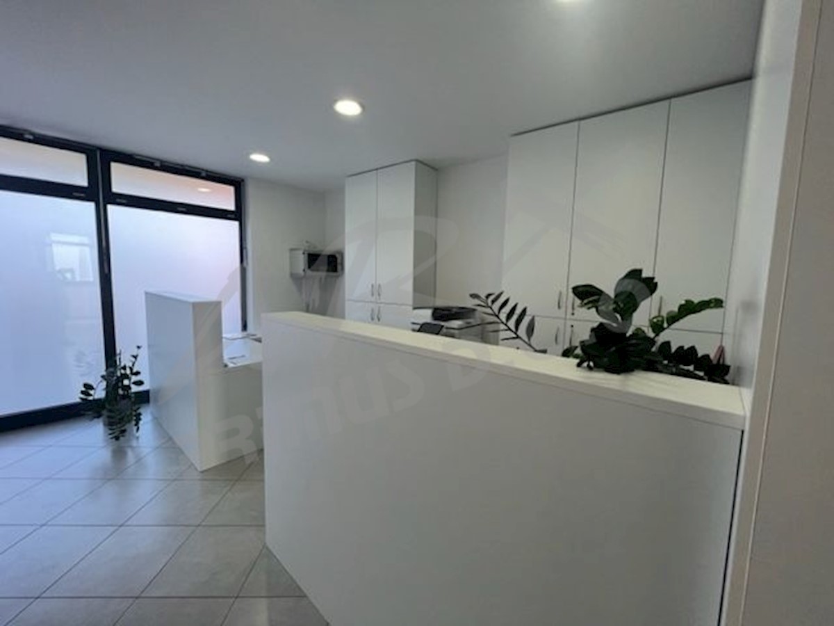 Gewerbefläche Zu verkaufen UMAG
