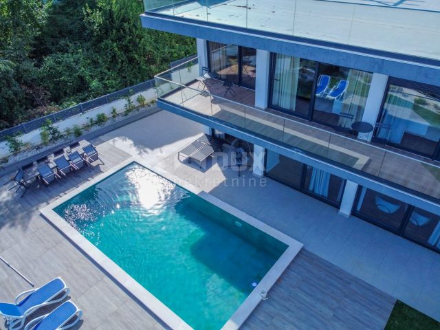 House for sale 400 m² – Oprič