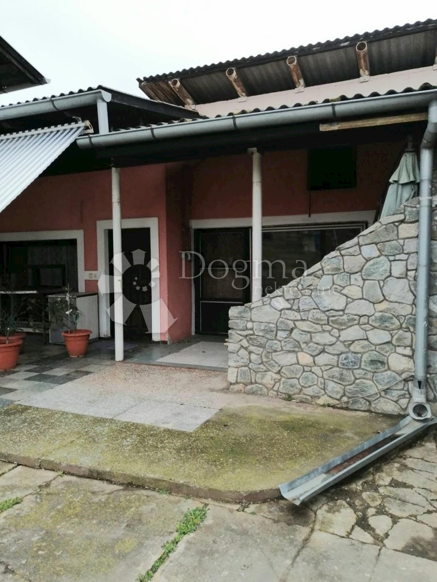 Dom Na predaj - ZAGREBAČKA KLOŠTAR IVANIĆ