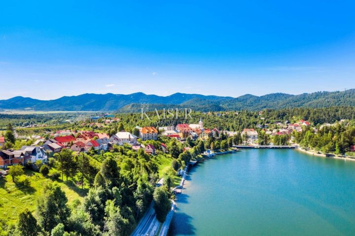 Działka na sprzedaż 1391 m² – Fužine