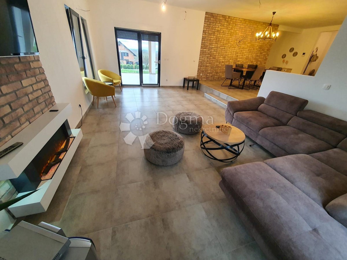 Maison À vendre - Sisačko-moslavačka Kutina - foto 1/21