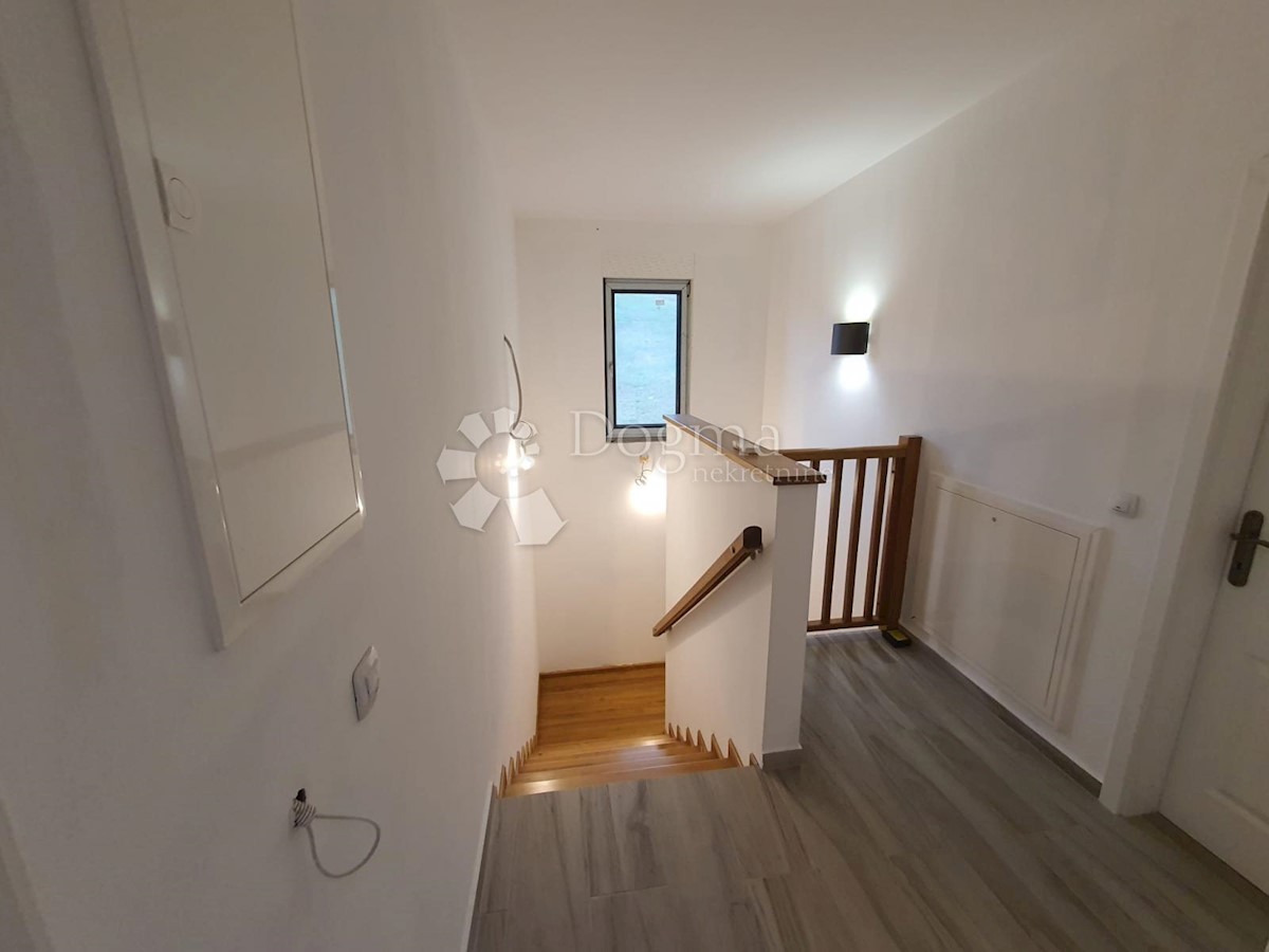 Maison À vendre - SISAČKO-MOSLAVAČKA KUTINA