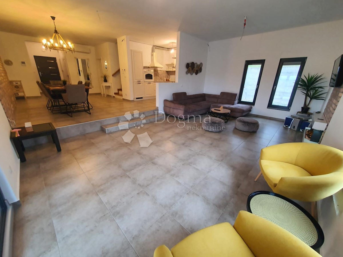 Maison À vendre - Sisačko-moslavačka Kutina - foto 2/21