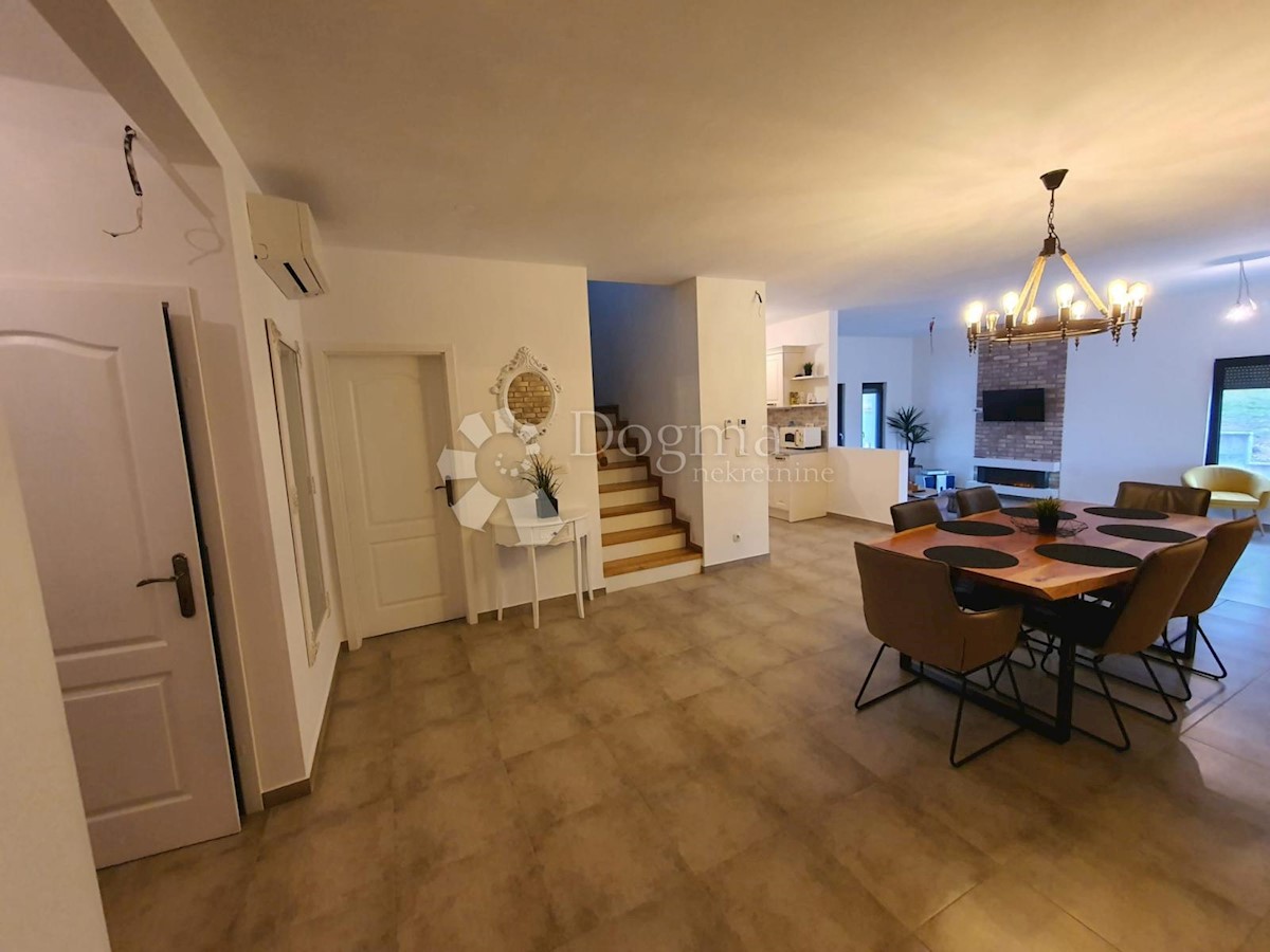 Maison À vendre - SISAČKO-MOSLAVAČKA KUTINA