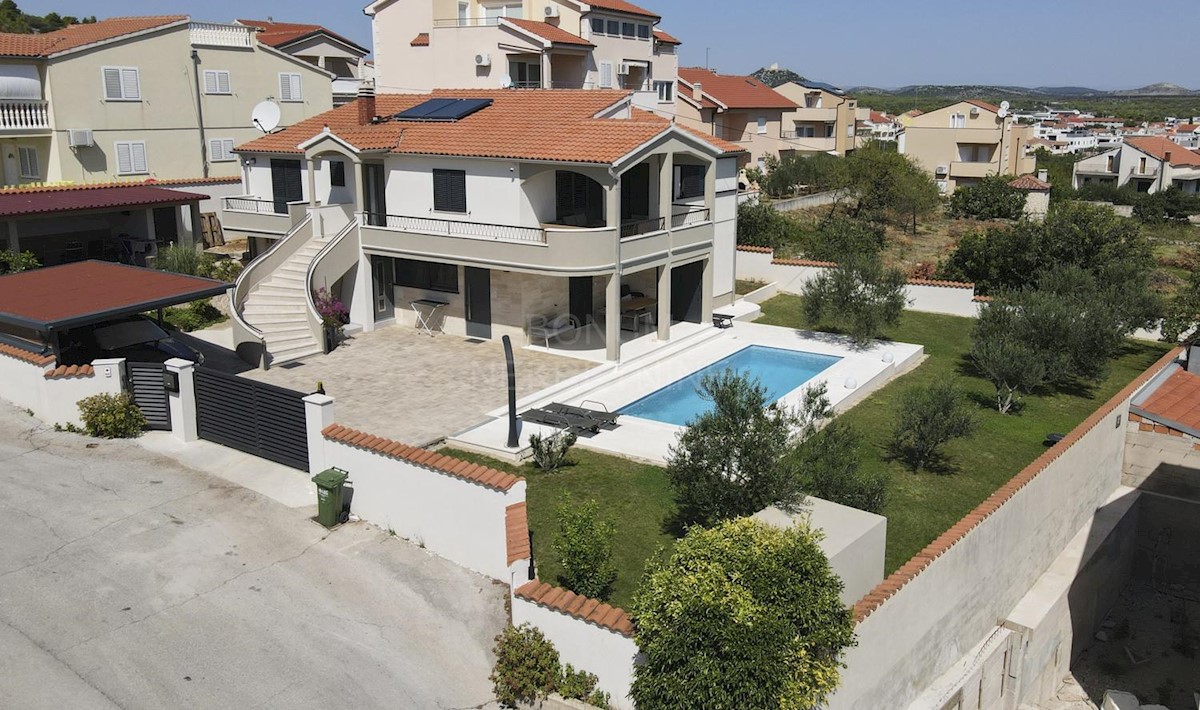 Casa In vendita - ŠIBENSKO-KNINSKA VODICE