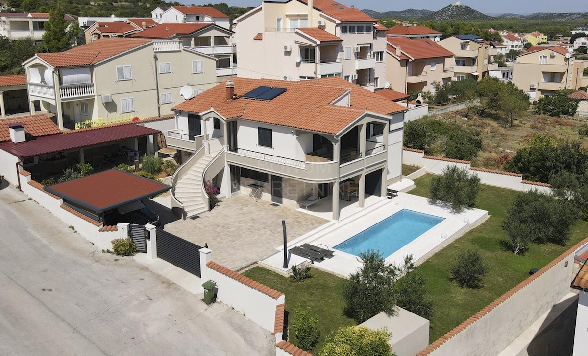 Casa In vendita - ŠIBENSKO-KNINSKA VODICE