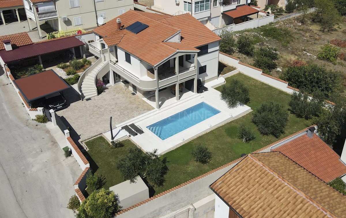 Casa In vendita - ŠIBENSKO-KNINSKA VODICE